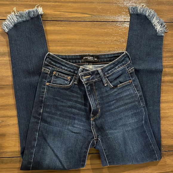 Just Black High Waisted Skinny Jeans. Size 24. Frayed at ankle. Great condition. - Picture 2 of 5